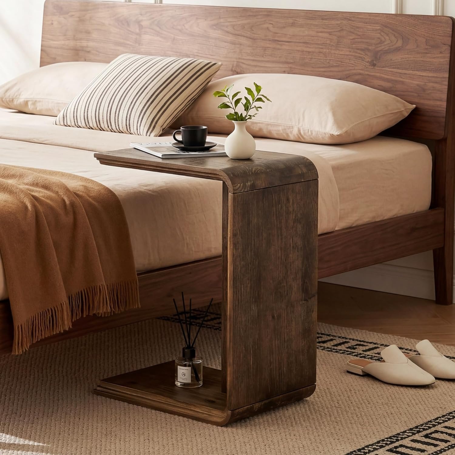 Table d'appoint en bois massif en forme de C, Table d'appoint étroite pour canapé, salon et chambre, gain de place, marron foncé